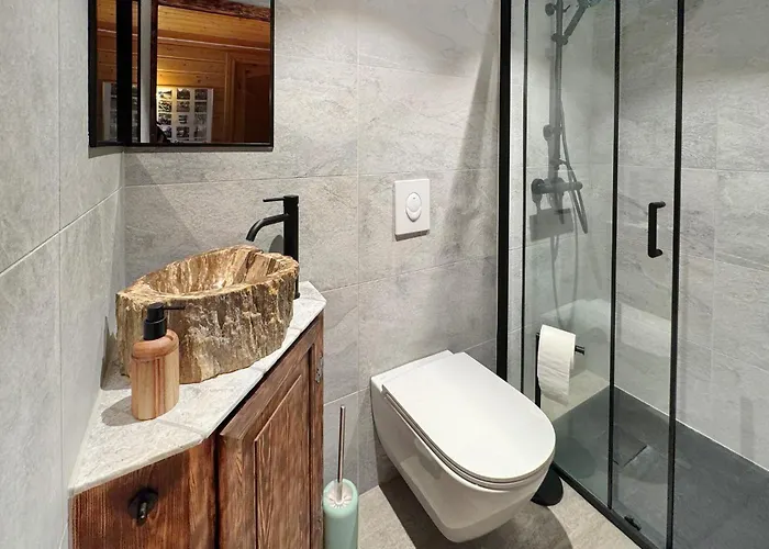 2 Bedroom Pet Friendly In *