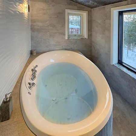 2 Bedroom Pet Friendly In Holiday home *