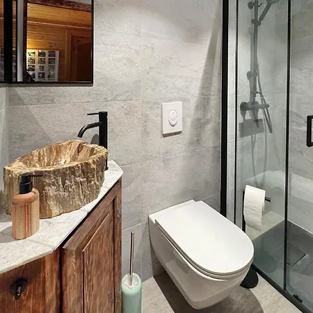 2 Bedroom Pet Friendly In *